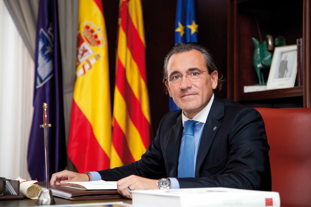 Arturo Torró: “La nueva regulación se desvía del principio de subsidiariedad”