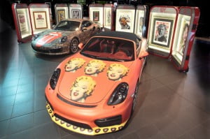 Diez obras originales de Andy Warhol llegan llega al Centro Porsche de Alicante