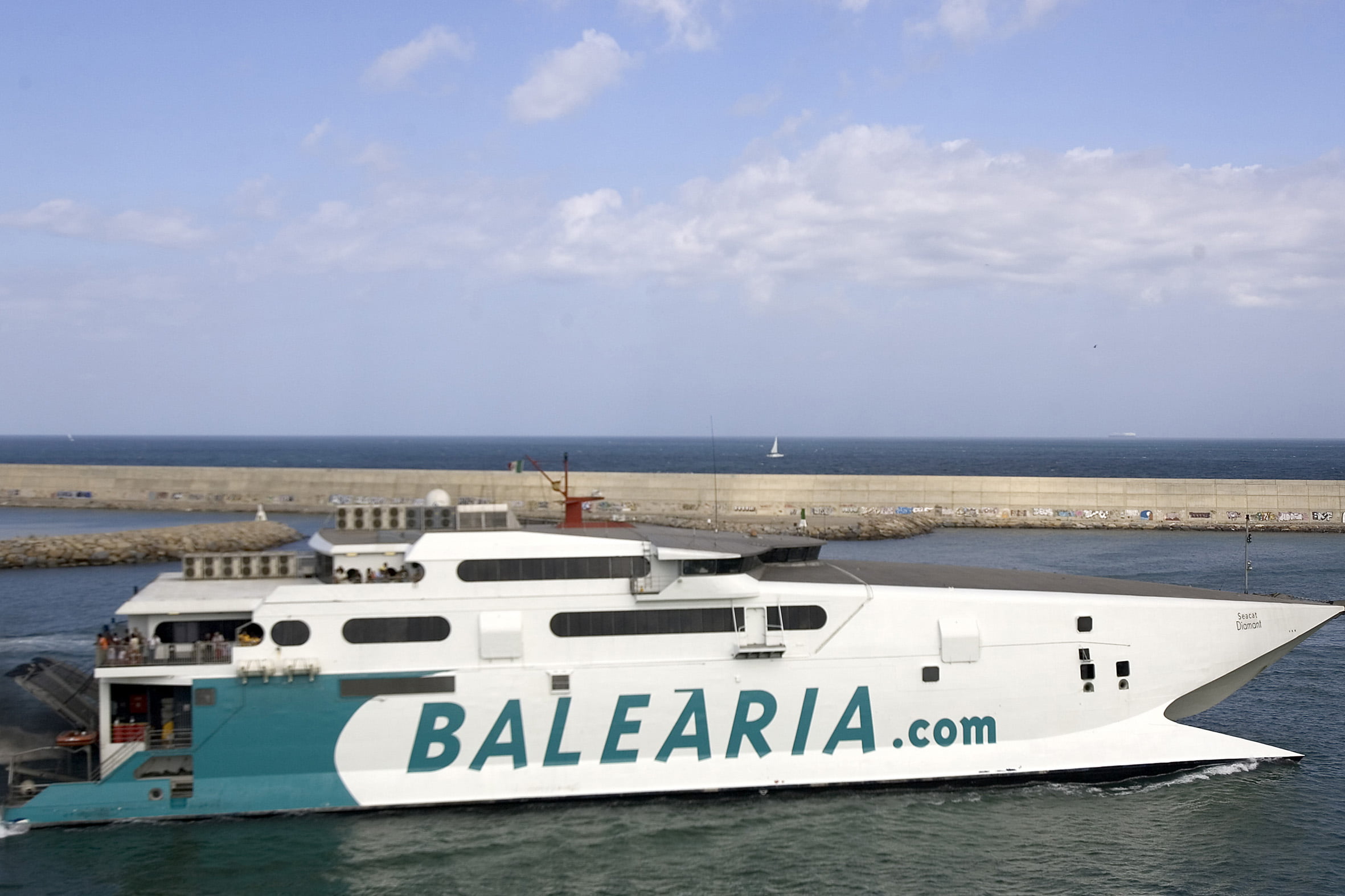 Baleària establece tres servicios diarios Comunidad Valenciana-Ibiza y uno con Formentera