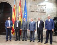 Puig recibe en audiencia directivos de Ford