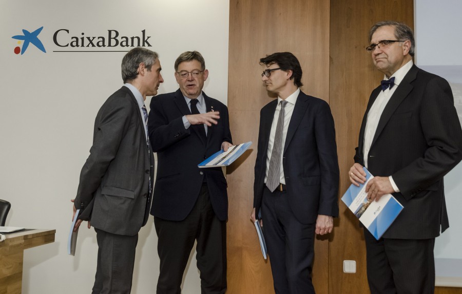 El President Puig con los representantes de CaixaBank y Asesores Financieros Internacionales