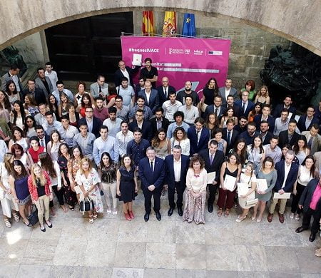 La Generalitat aumenta el número de becas Ivace para reducir el desempleo juvenil