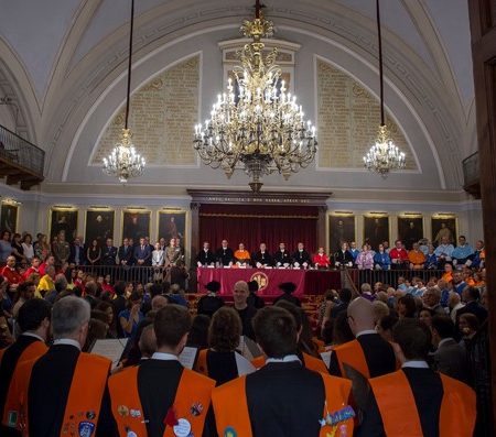 Soler promete compensar la bajada de tasas universitarias con una línea de financiación