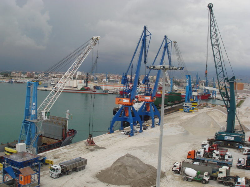 PortCastelló bate en agosto el récord de tráfico de mercancías al mover 1,6 millones de toneladas