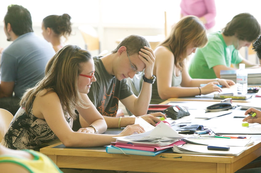 Los másteres de la Universidad de Alicante se adaptan a la sociedad y a su alumnado