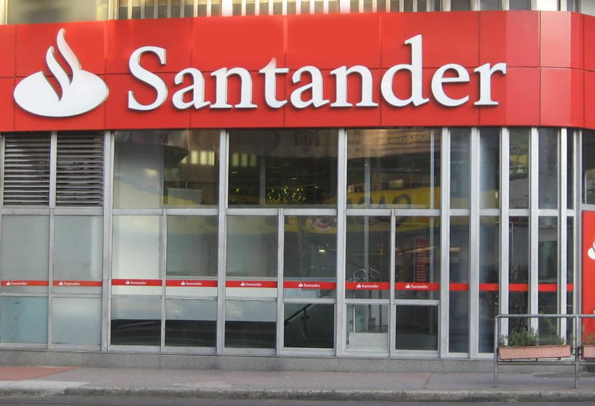 Un total de 1.018 empleados del Santander, 82 de la Comunitat, dejan el banco por ERE