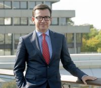 Román Escolano sustituye a De Guindos al frente de Economía