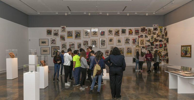 Danza, visita dialogada y pasacalles para despedir a Joan Miró del IVAM