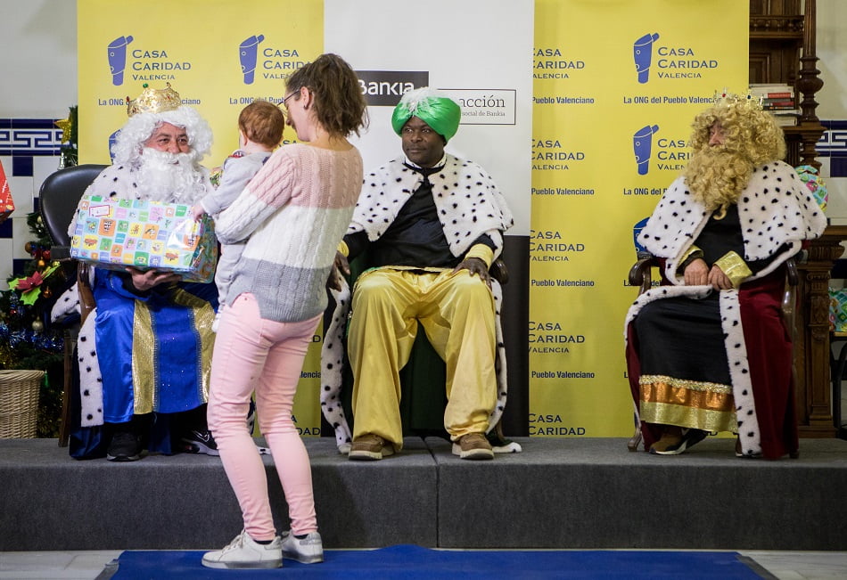 Bankia y Casa Caridad acercan a los Reyes Magos a 150 niños