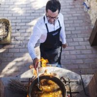 El chef Quique Dacosta «dignifica» la paella en Londres