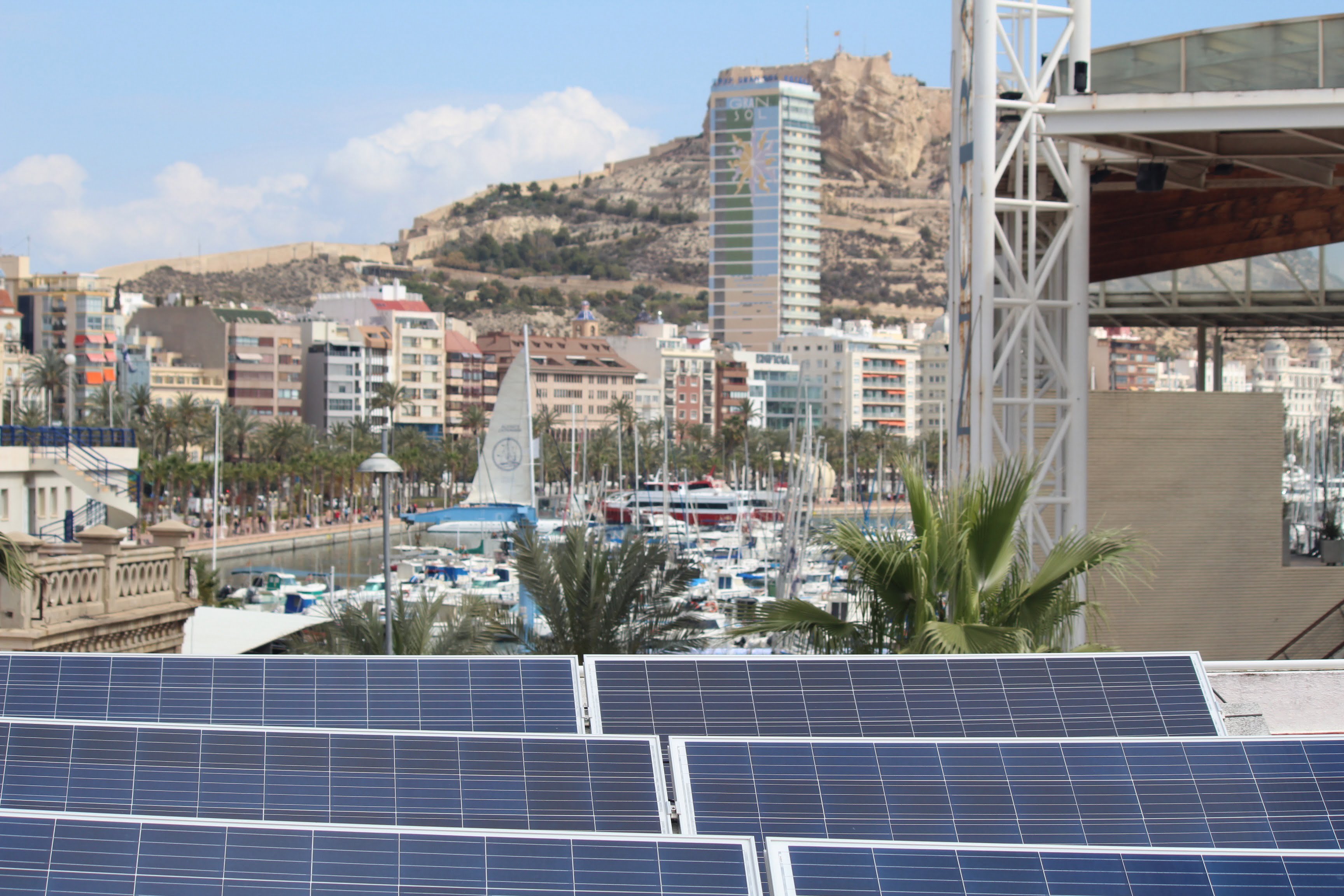 33 colegios de Alicante contarán con paneles de energía solar para autoconsumo diurno