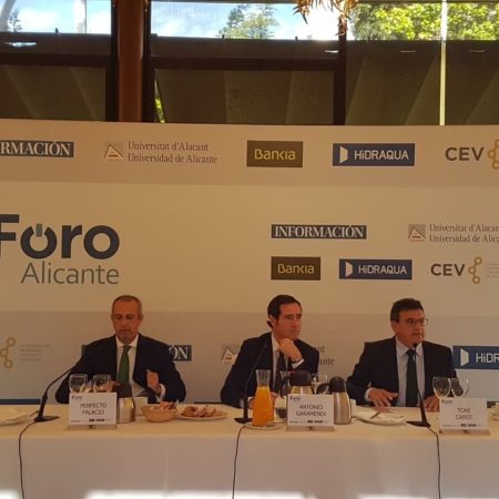 Garamendi anuncia un estudio sobre el exceso de regulación del modelo autonómico