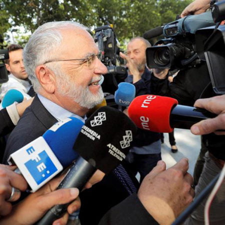 La defensa de Cotino aduce que la visita del Papa la organizó una entidad privada