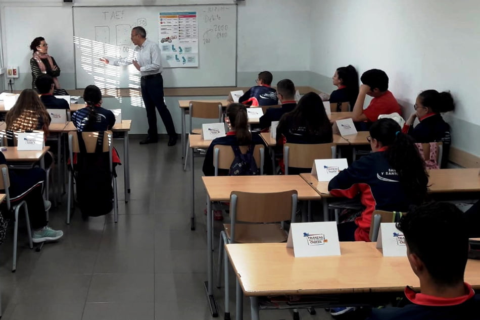 Cajamar imparte formación financiera a 1.300 escolares valencianos