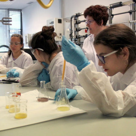 Alumnas de secundaria de Alicante participan en «Quiero ser ingeniera»