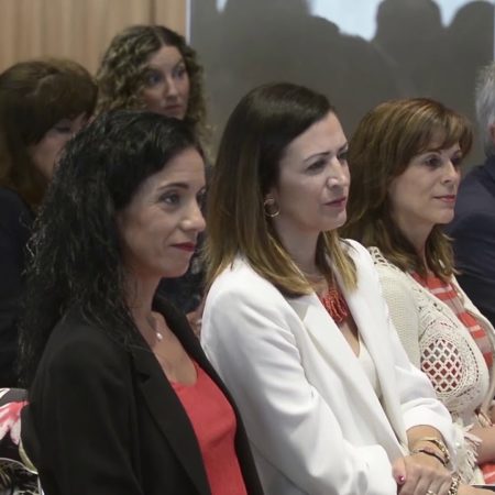 Las mujeres ocupan solo el 22% de los puestos directivos en la Comunitat