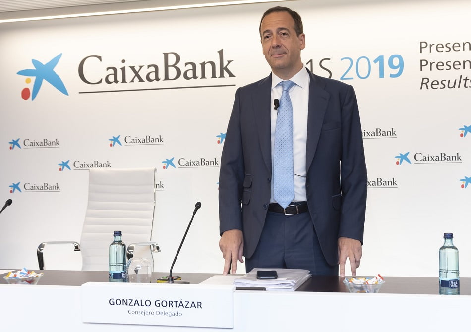 Caixabank gana 622 millones impactada por el coste de asumir el ERE a 2.000 empleados