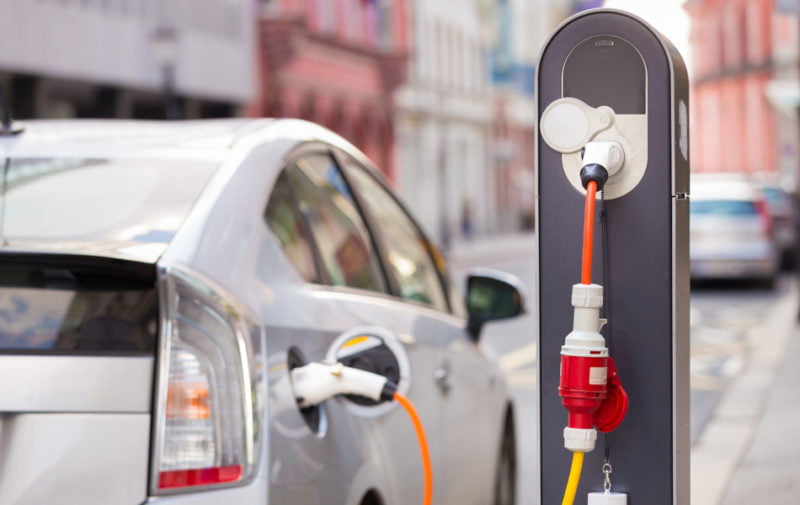 Arranca el plan del Gobierno para paliar una caída de ventas en coches eléctricos del 5%