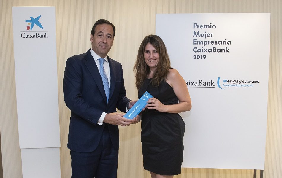 CaixaBank entrega el galardón Premio Mujer Empresaria 2019 a Ángela Pérez