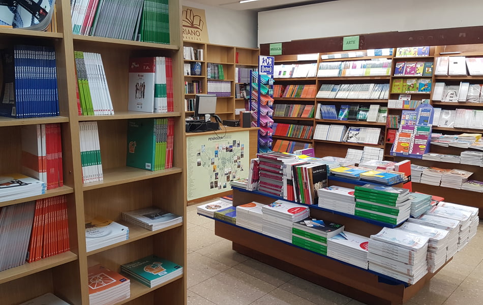 Las librerías sobreviven a la vuelta al cole con menos libros pero más material escolar
