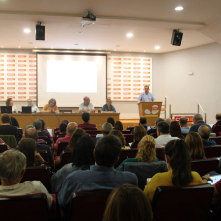 Arturo Léon: “No aceptamos una economía que base su competividad en bajos salarios”