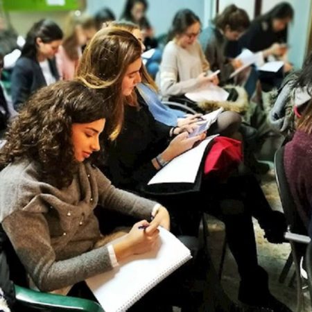 Más de 50 jóvenes valencianas se formarán en liderazgo en el programa Leader Code