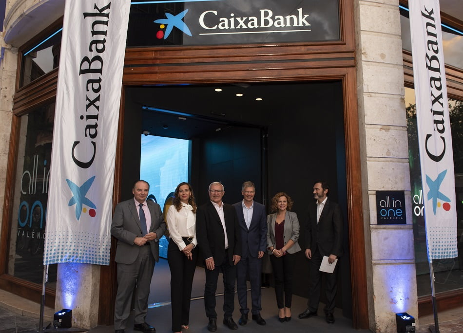 Caixabank inaugura en València ‘all in one’, un espacio financiero único en Europa