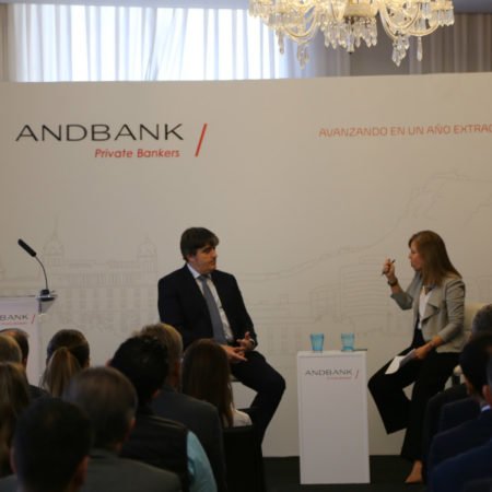 El consejero delegado de Andbank España, Carlos Aso, en una jornada en Alicante.