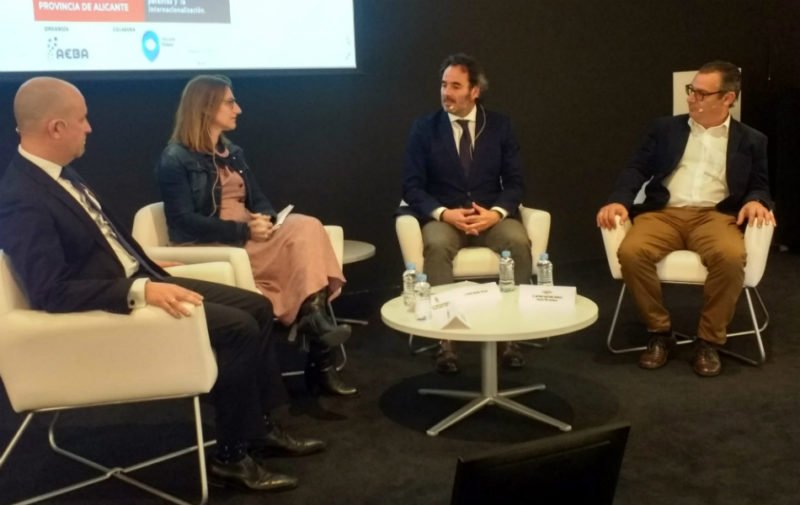 Mesa redonda del encuentro en Impulsalicante.