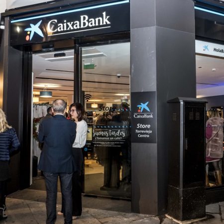 CaixaBank abre en Torrevieja una oficina del nuevo modelo Store