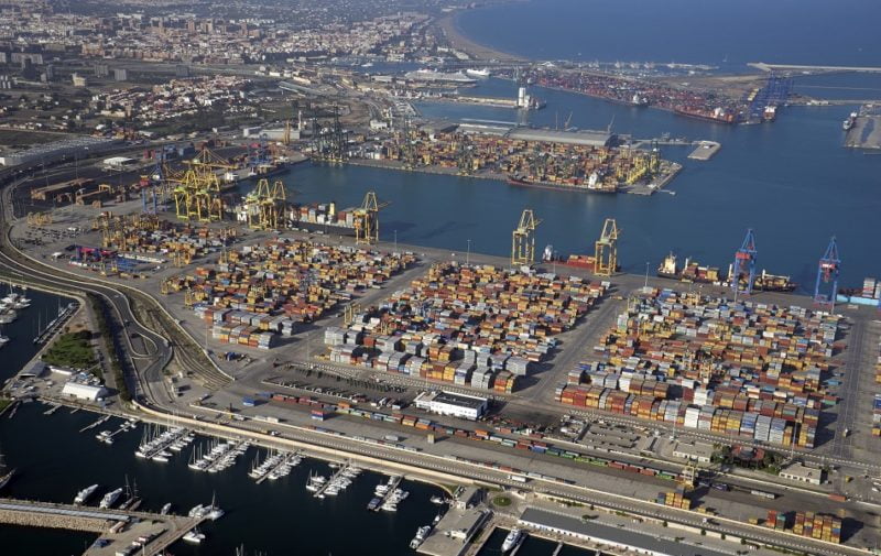 Puertos de Valencia y Castellón garantizan los servicios portuarios y comerciales