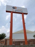 Roox Arrebola y Perea Grupo La Plana Cuatrecasas compra venta empresa PLV