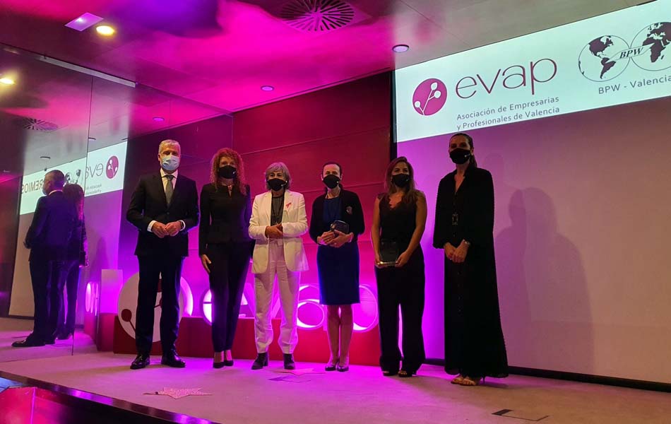 EVAP logra calidez y emoción en la entrega de sus premios a mujeres ‘valientes’