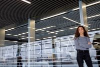 La voz virtual que cuida de mayores y enfermos crónicos se llama LOLA