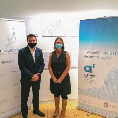 Alicante Futura y CustomSuits consolidan su alianza para atraer empresas internacionales