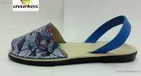 Avarkiss se encarga de la producción y distribución de unas sandalias estilo menorquinas fabricadas en España