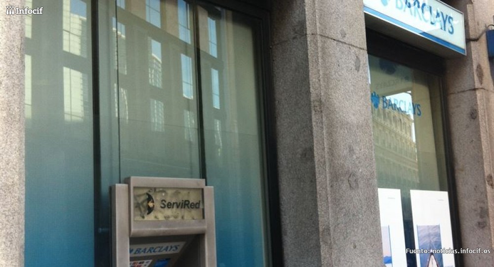 Caixabank propone reducir la plantilla de Barclays a la mitad