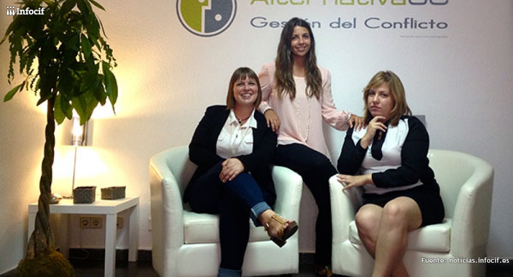 Sandra Merchán, Teresa Mayordomo y Cristina López, socias cofundadoras de AlternativaGC