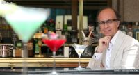 Javier de las Muelas es propietario y gestor de restaurantes y coctelerías en Barcelona