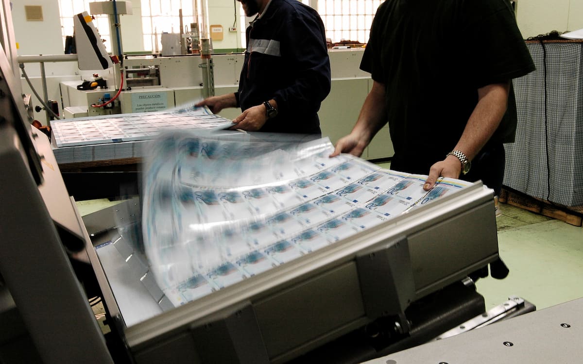 PIB. Fabricación dinero. Deuda. Inflación.