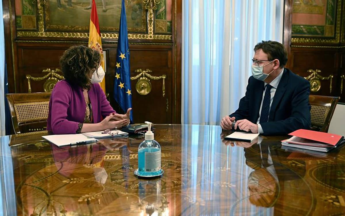 El president de la Generalitat, Ximo Puig, se reúne con la ministra de Hacienda, María Jesús Montero.