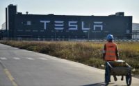 Tesla se resiste a cumplir las condiciones del sindicato alemán IG Metall