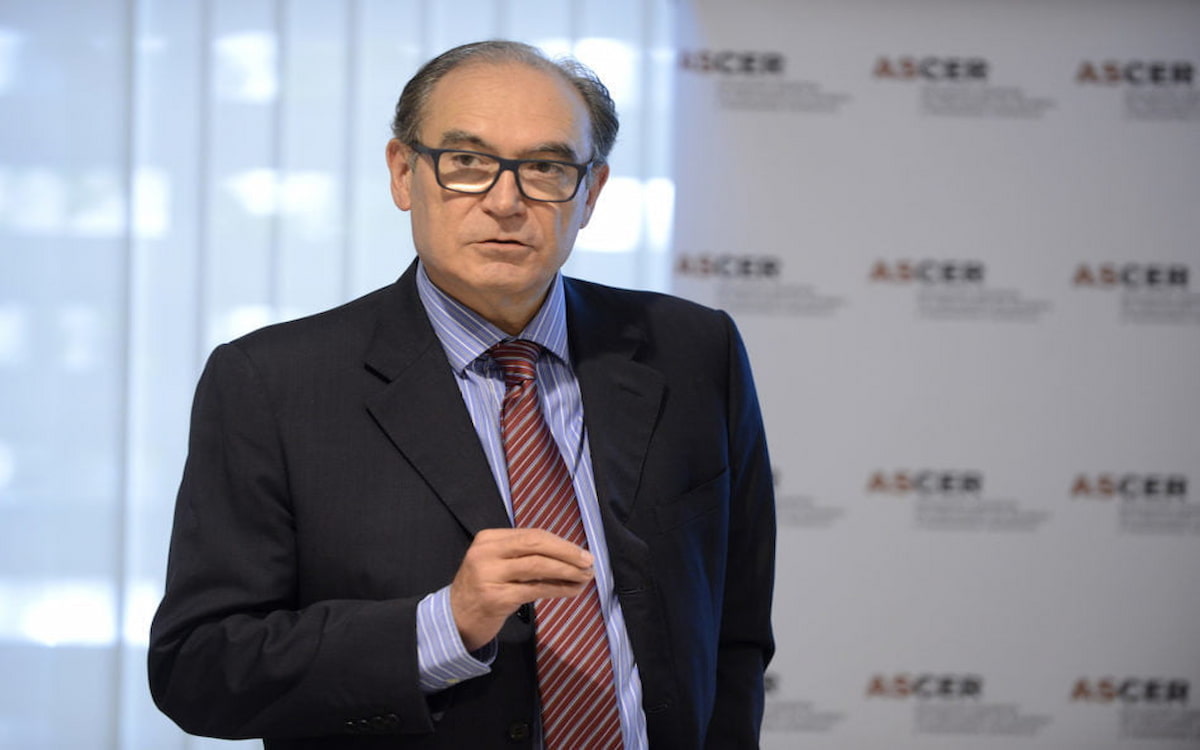 Vicente Nomdedeu, presidente de Ascer, analiza el estado actual del sector cerámico.