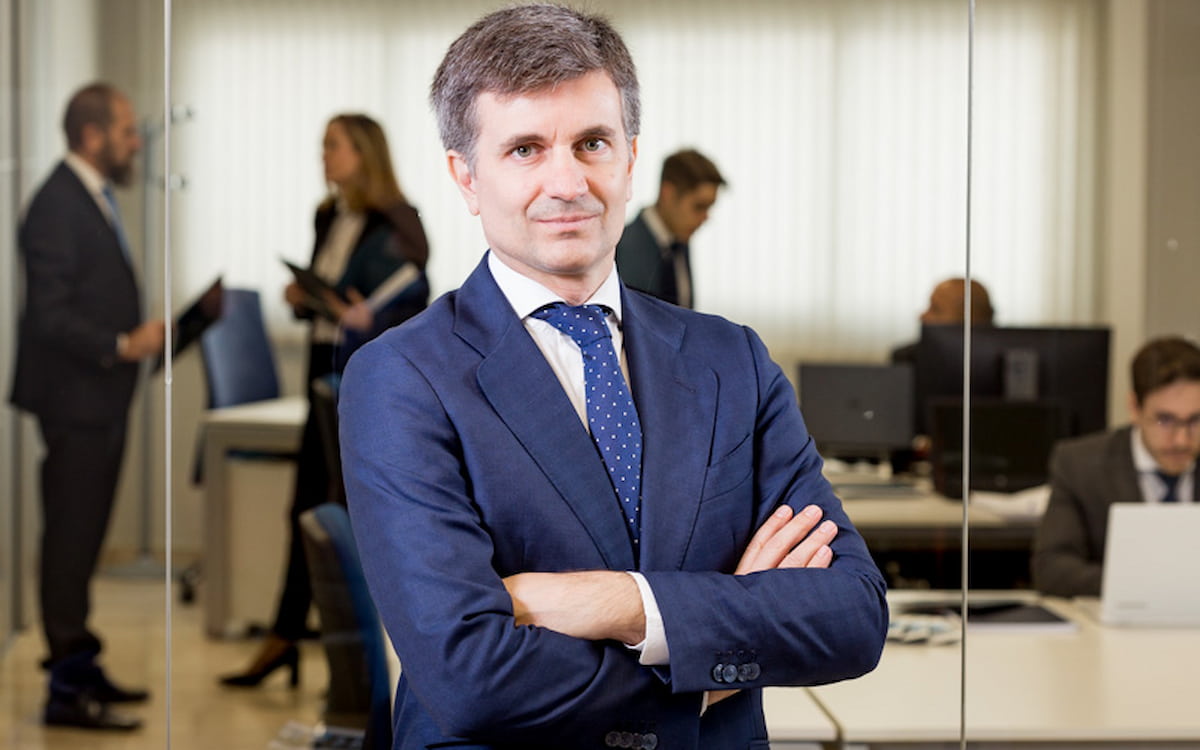 Manuel Murcia, socio director del departamento Fiscal en Galán & Asociados: ‘El nuevo sistema de aplicación del IVA en el comercio electrónico’