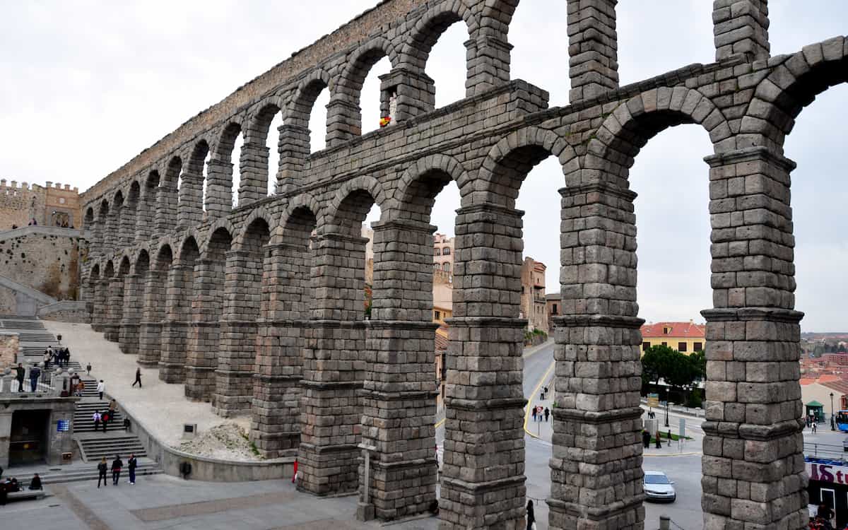 Segovia, tradición, gastronomía e historia a raudales entre vestigios romanos