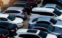 La falta de stock y la confusión lastran las ventas de coches
