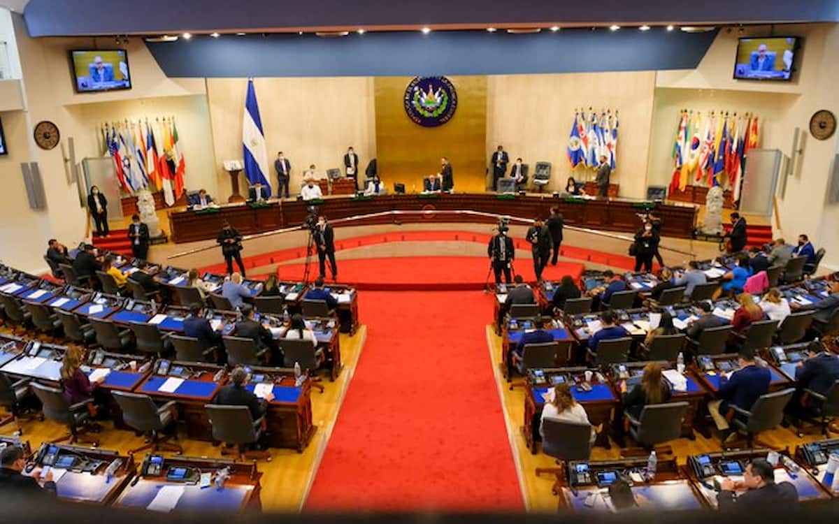La Asamblea Legislativa de El Salvador ha aprobado el uso de más de 200 millones de dólares para la implementación del bitcoin como moneda de curso legal