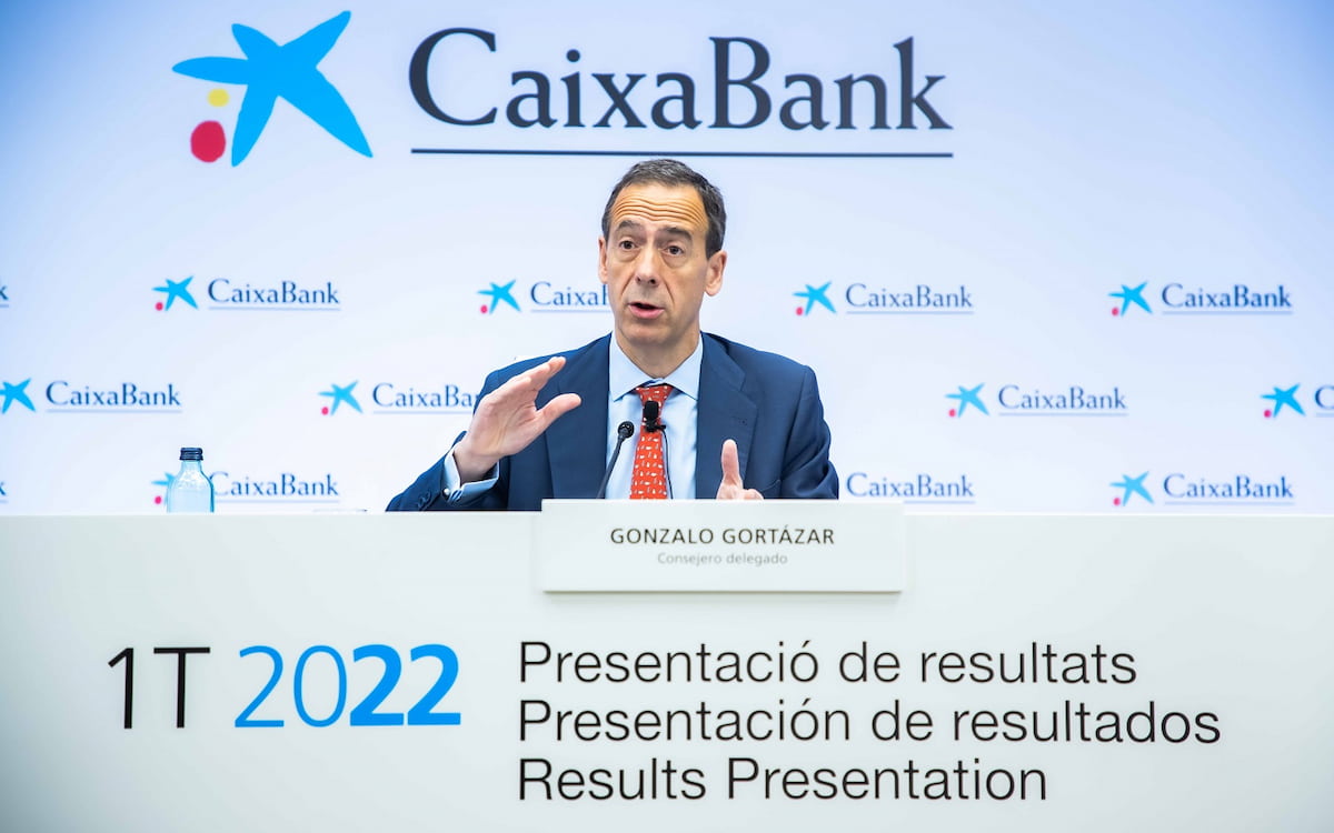 CaixaBank gana 1.573 millones, un 62 % menos por el efecto de la fusión