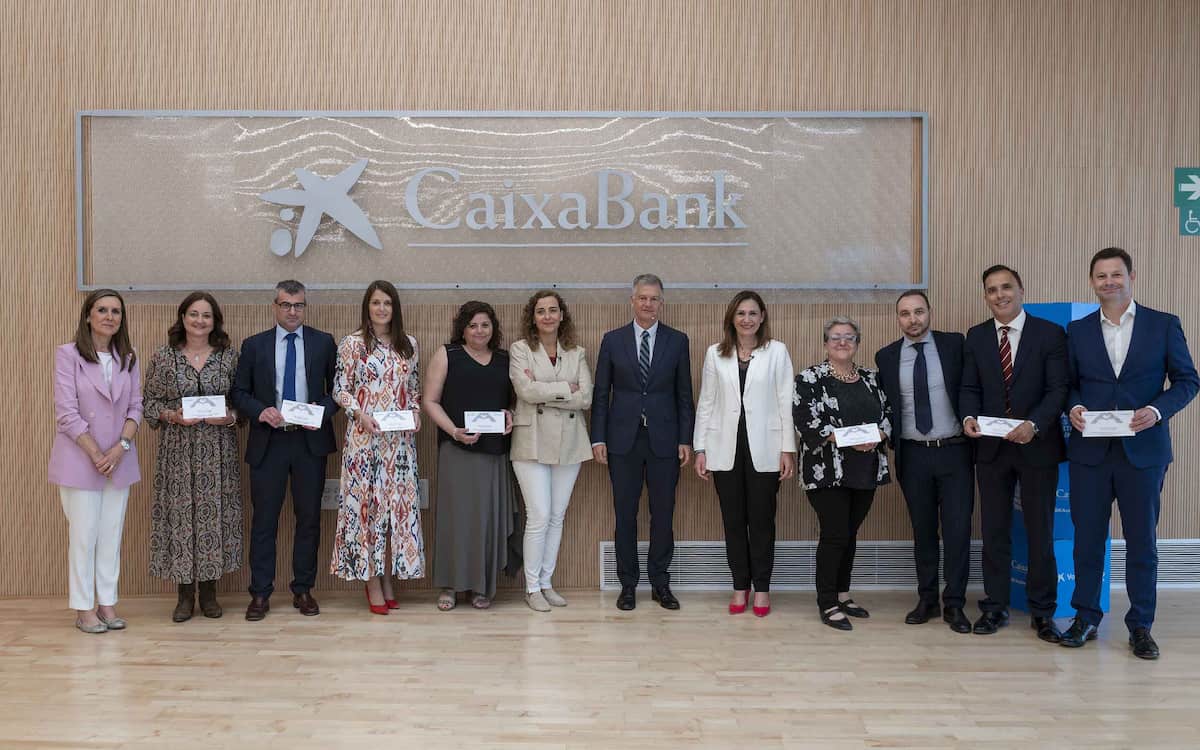 CaixaBank apoya con 30.000€ dos proyectos sociales de la CV elegidos por sus empleados