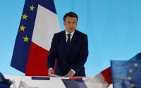 Francia dará 50.000 euros sin intereses a los comercios saqueados